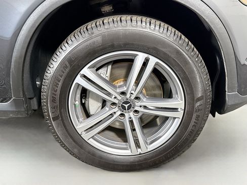 Used 2022 Mercedes-Benz GLC 300 4MATIC w/ Premium Package Lite image 32