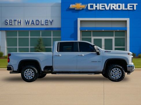 Used 2024 Chevrolet Silverado 2500 LT AWD/4WD image 8