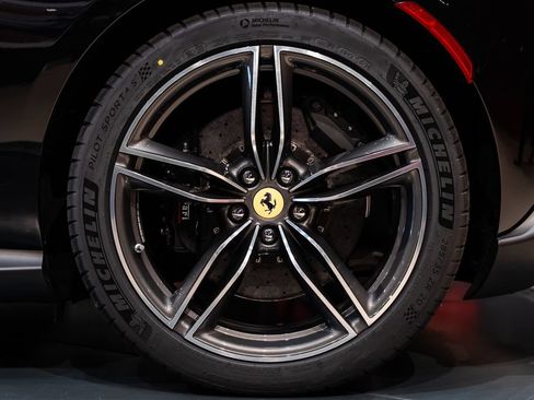 Used 2026 Ferrari Roma Spider RWD image 14