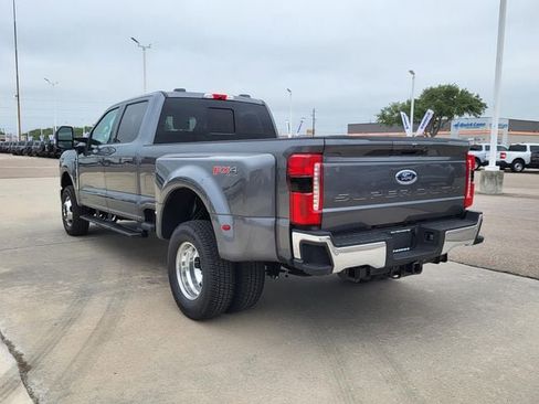 New 2026 Ford F350 4x4 Crew Cab DRW Super Duty image 15
