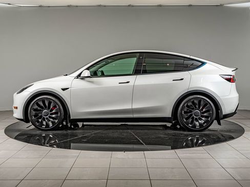 Used 2022 Tesla Model Y Performance AWD/4WD image 8
