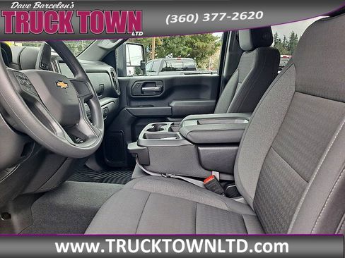 Used 2025 Chevrolet Silverado 2500 Custom w/ Custom Value Package image 17