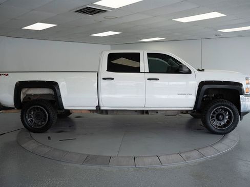 Used 2018 Chevrolet Silverado 2500 W/T w/ Snow Plow Prep Package AWD/4WD image 8