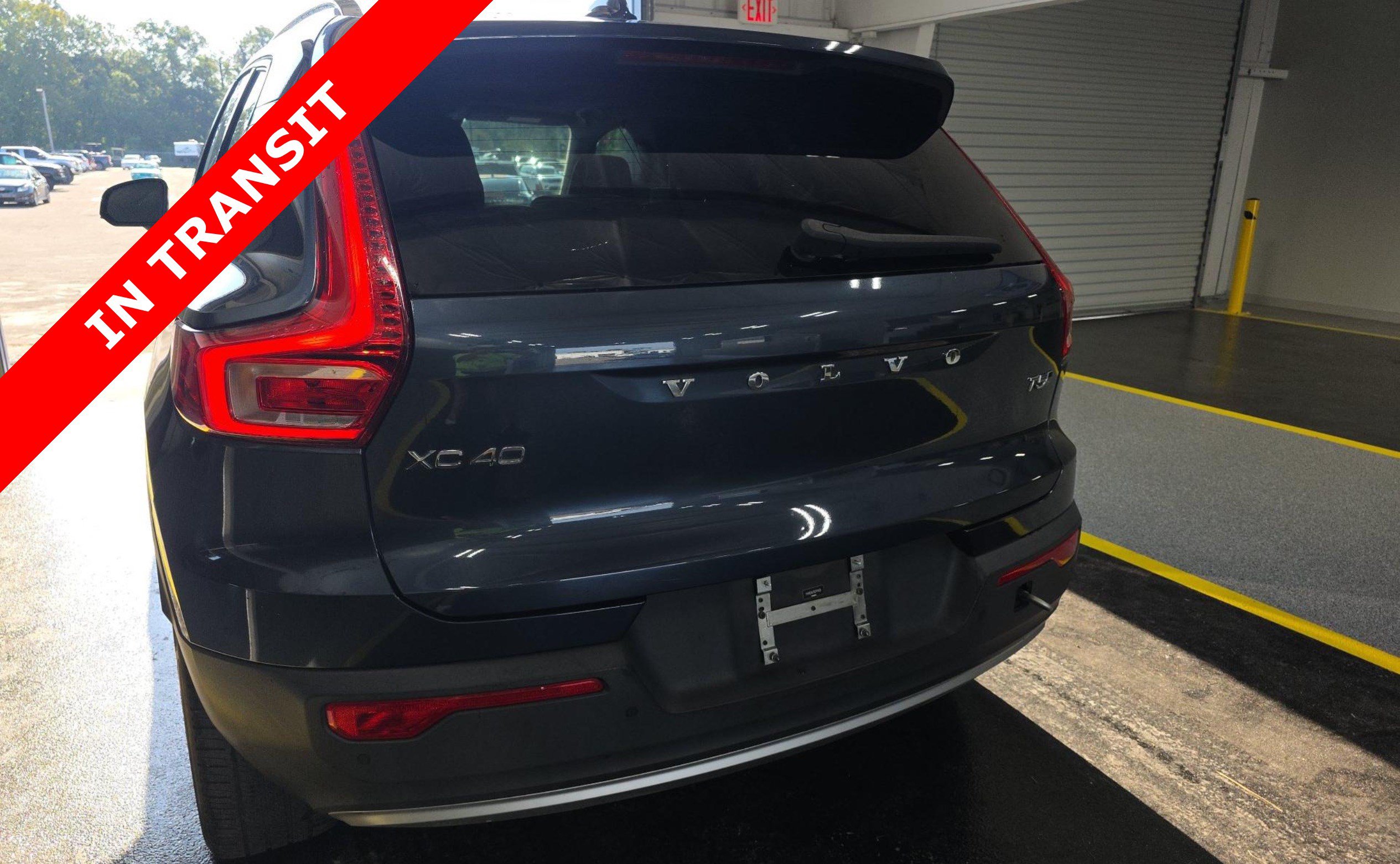 Used 2022 Volvo XC40 T5 Momentum AWD/4WD image 4