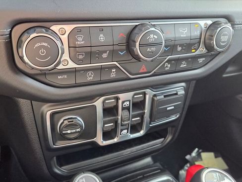 New 2026 Jeep Wrangler Sahara AWD/4WD image 17