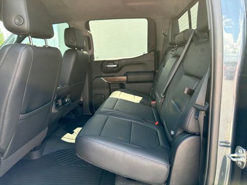 Used 2021 Chevrolet Silverado 1500 LT Trail Boss w/ Convenience Package II AWD/4WD image 16