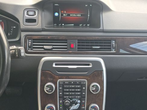 Used 2015 Volvo XC70 T6 w/ Proximity Package AWD/4WD image 25