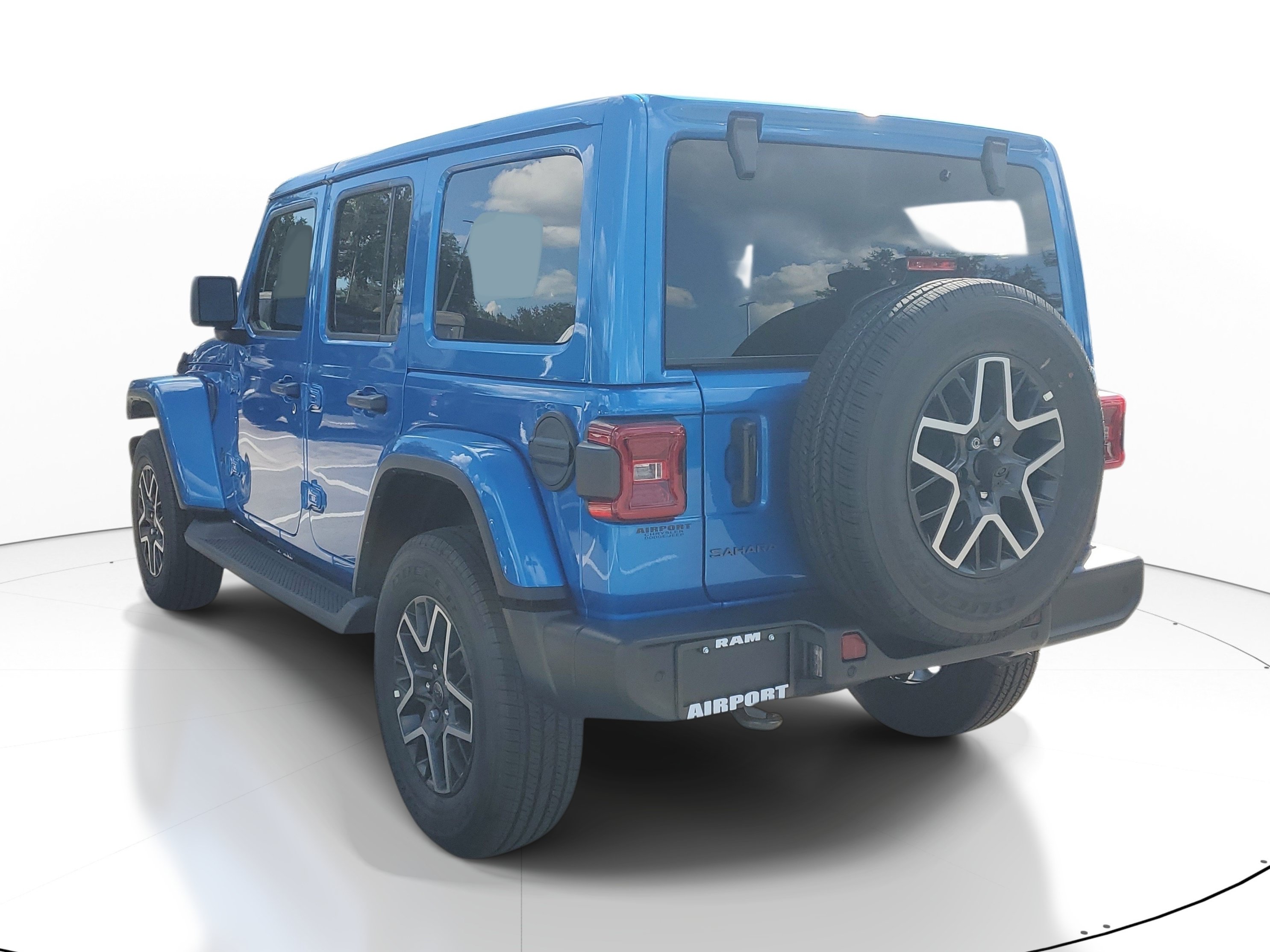 New 2027 Jeep Wrangler Unlimited Sahara AWD/4WD image 4