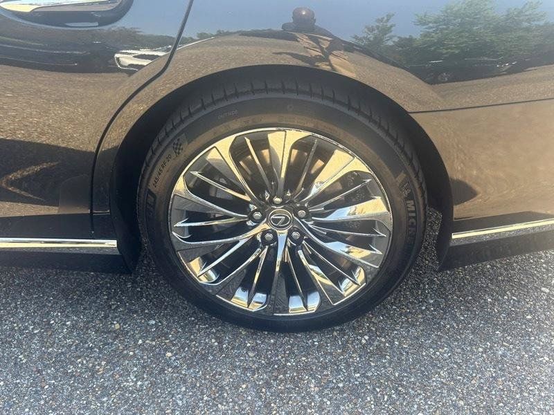 Used 2018 Lexus LS 500 w/ Interior Upgrade Package RWD image 39