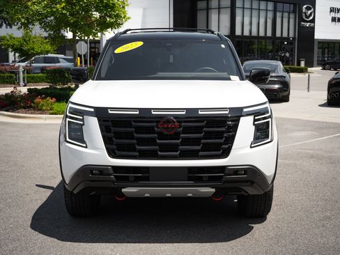 Used 2025 Nissan Armada PRO-4X AWD/4WD image 3
