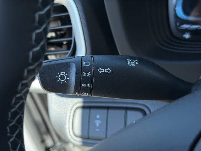Used 2026 Hyundai Venue SEL FWD image 32