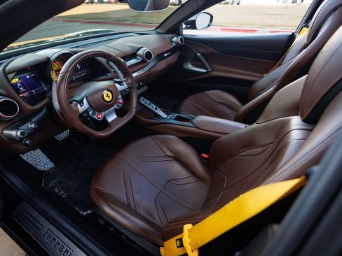 Used 2021 Ferrari 812 GTS image 36