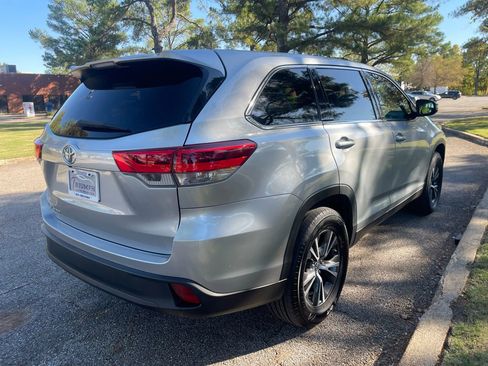 Used 2019 Toyota Highlander LE image 5
