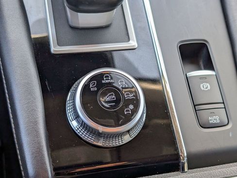 Used 2024 Mitsubishi Outlander SE image 28