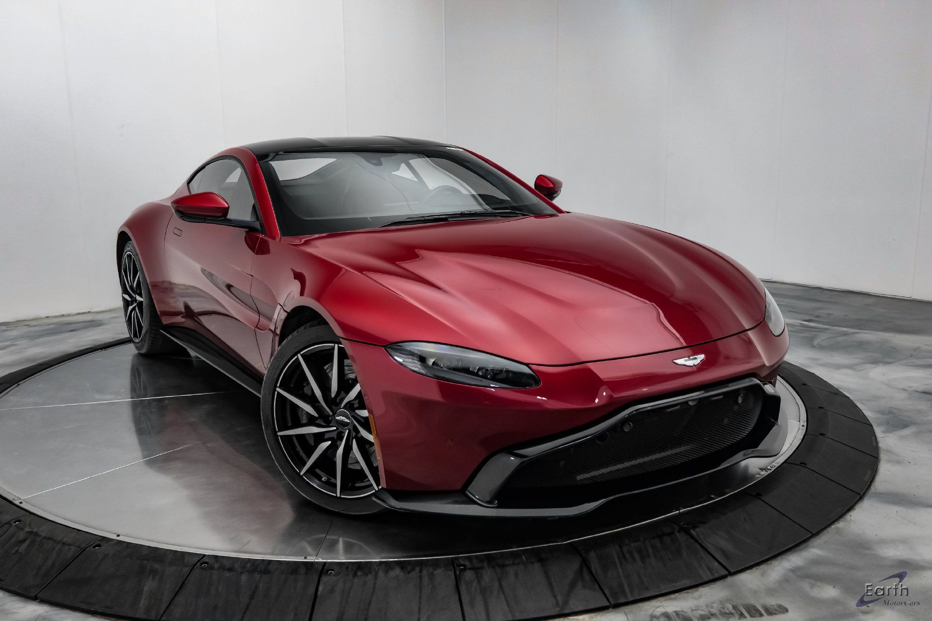 Used 2019 Aston Martin V8 Vantage Coupe RWD image 29