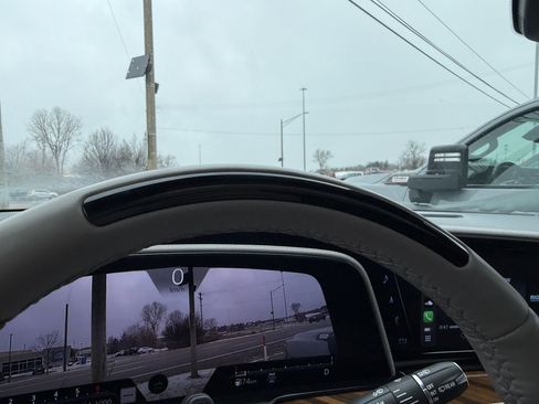 Used 2024 Cadillac Escalade Sport Platinum image 22