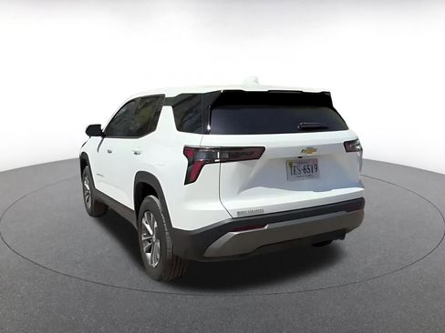 Used 2025 Chevrolet Equinox LT FWD image 11