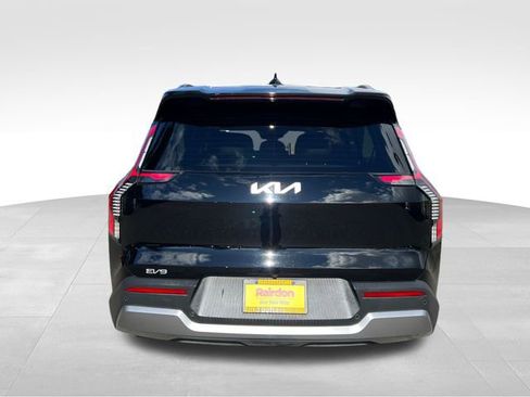 Used 2024 Kia EV9 Wind image 7