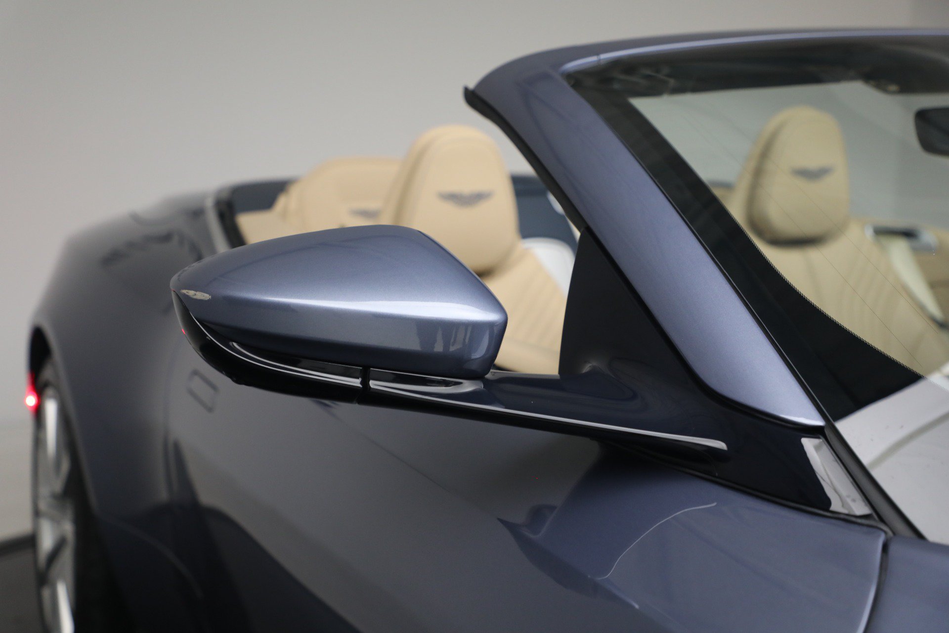 Used 2022 Aston Martin DB11 Volante RWD image 47