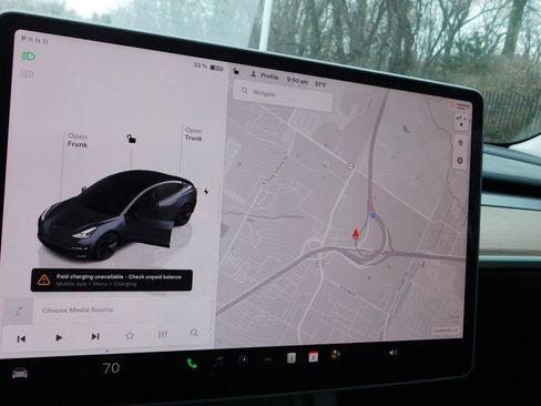 Used 2023 Tesla Model 3 Standard Range image 8