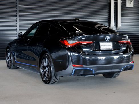 Used 2022 BMW i4 eDrive40 RWD image 2