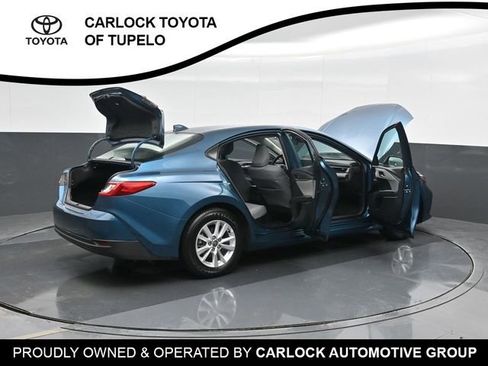 Used 2025 Toyota Camry LE image 37