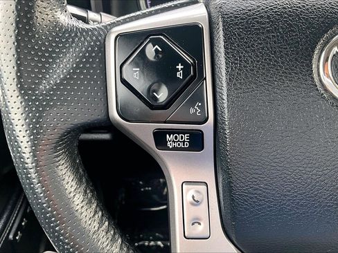 Used 2020 Toyota 4Runner 4WD image 17