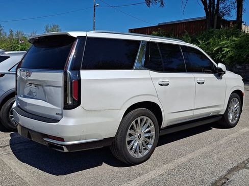 Certified 2022 Cadillac Escalade Premium Luxury w/ Performance Package AWD/4WD image 3