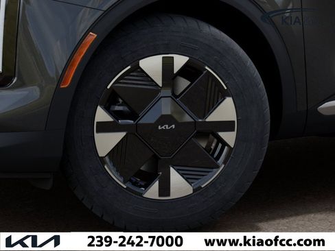 New 2026 Kia Sportage LX image 9