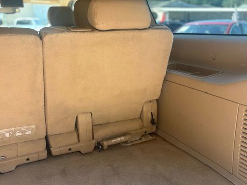 Used 2013 Cadillac Escalade ESV Premium image 30