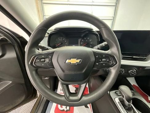 Used 2024 Chevrolet Trax LS FWD image 8