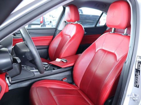 Used 2019 Alfa Romeo Giulia RWD image 16