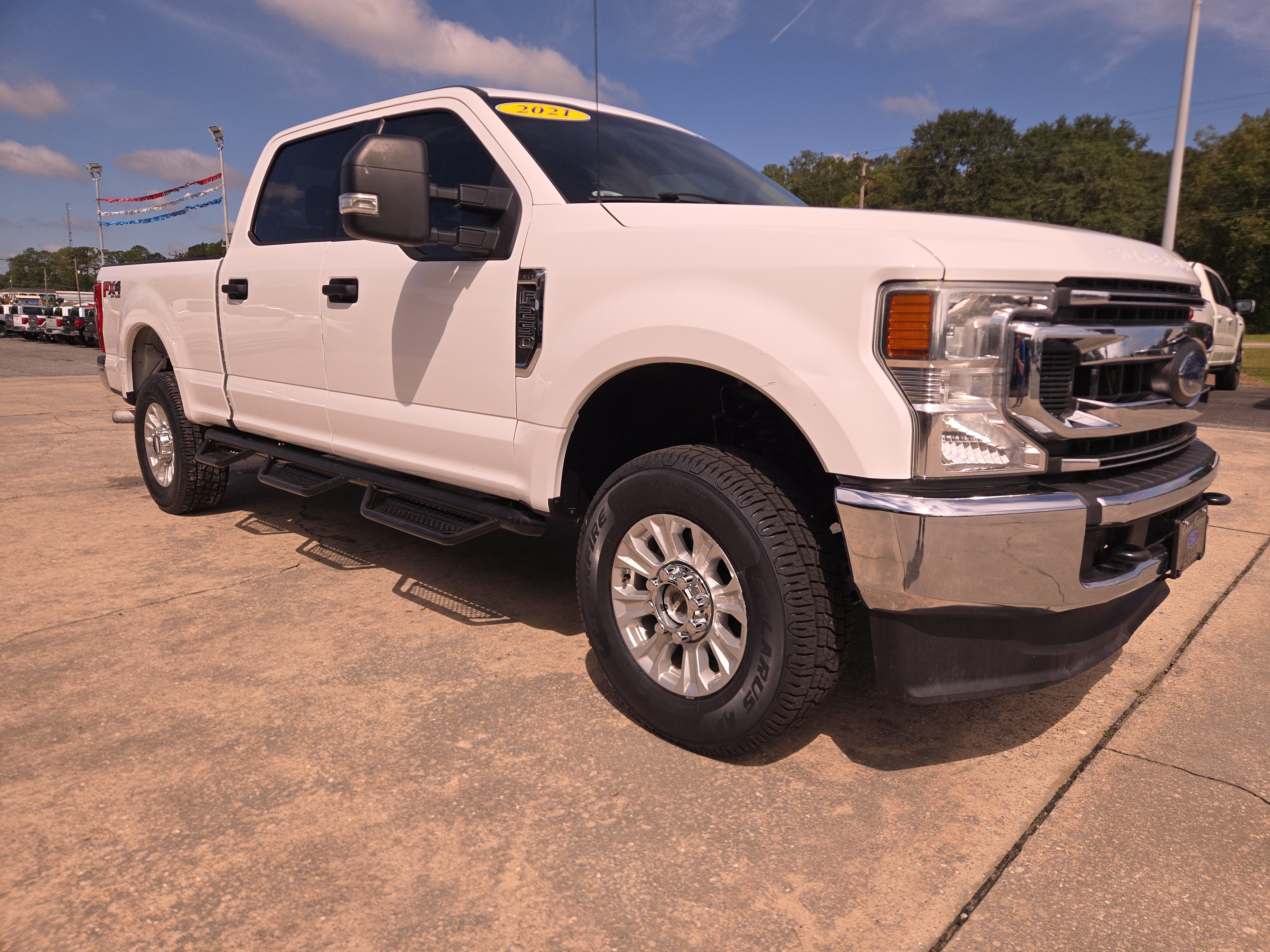 Used 2021 Ford F250 XLT w/ FX4 Off-Road Package AWD/4WD image 4