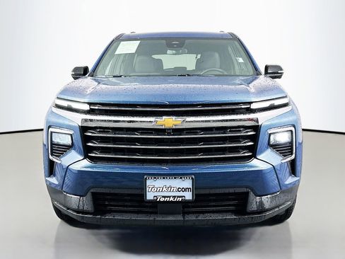New 2025 Chevrolet Traverse LT w/ Driver Confidence Package FWD image 2
