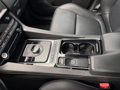 Used 2019 Jaguar F-PACE Premium AWD/4WD image 52
