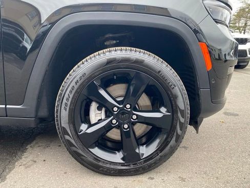 Used 2024 Jeep Grand Cherokee L Limited w/ Luxury Tech Group II image 22