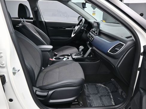 Used 2023 Kia Seltos S FWD image 35
