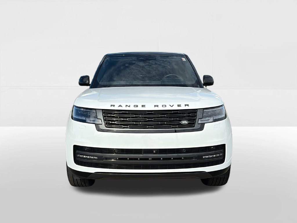 Used 2025 Land Rover Range Rover SE AWD/4WD image 3
