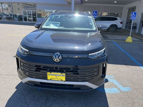 New 2026 Volkswagen Tiguan SE AWD/4WD image 2