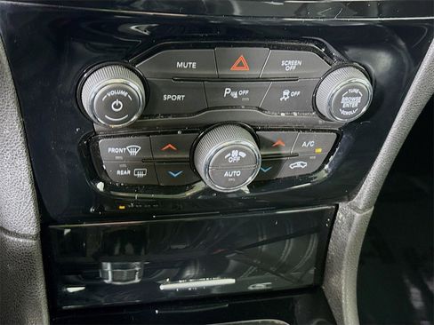 Used 2023 Chrysler 300 S image 10