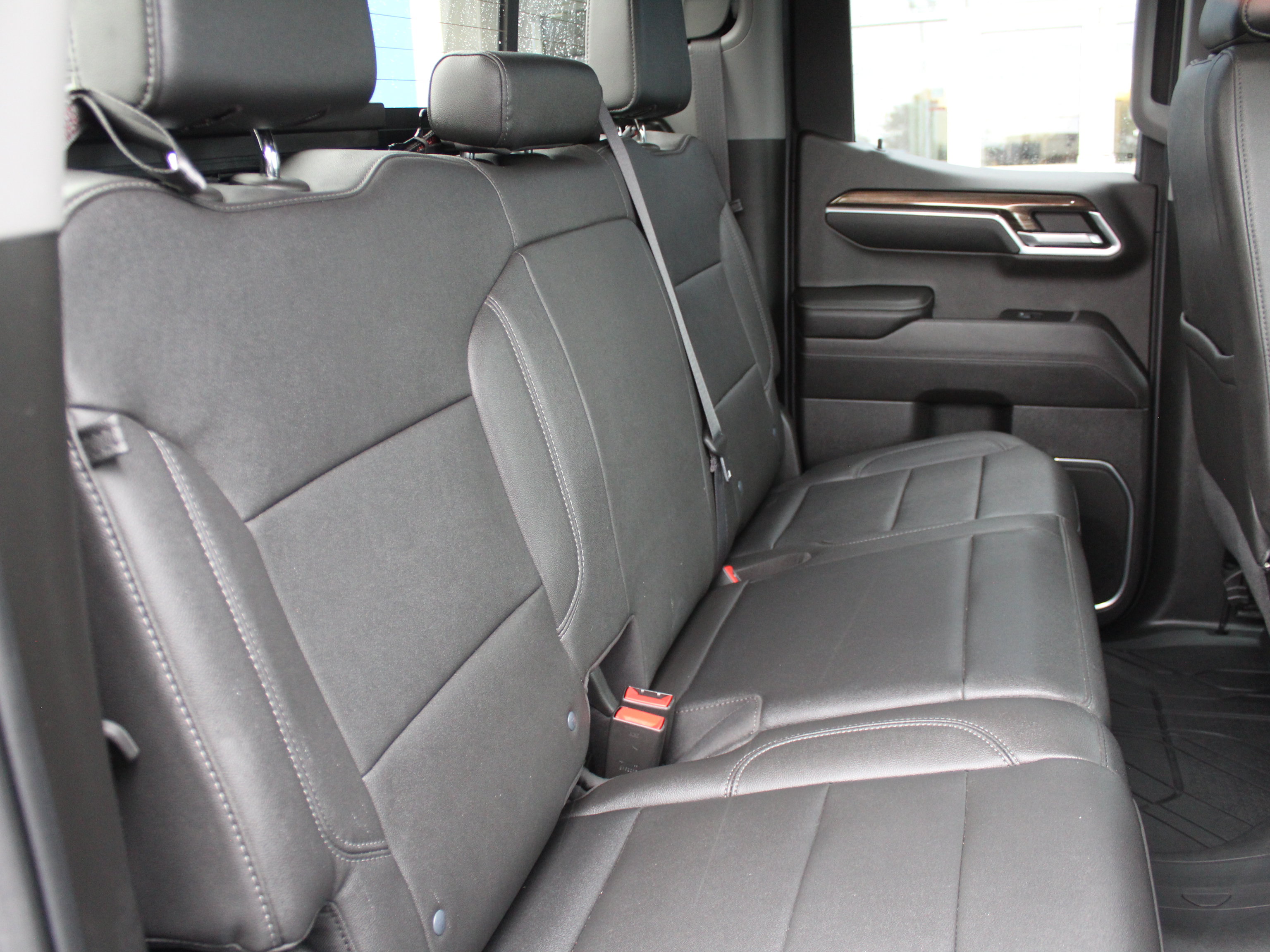 Used 2022 Chevrolet Silverado 1500 LT w/ Safety Package AWD/4WD image 25