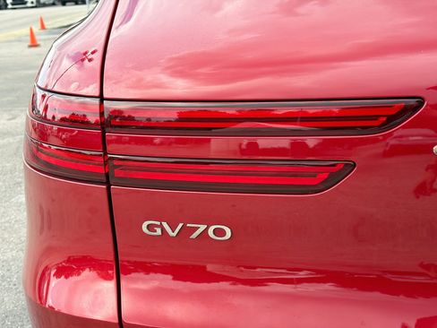 Used 2025 Genesis GV70 2.5T AWD/4WD image 10