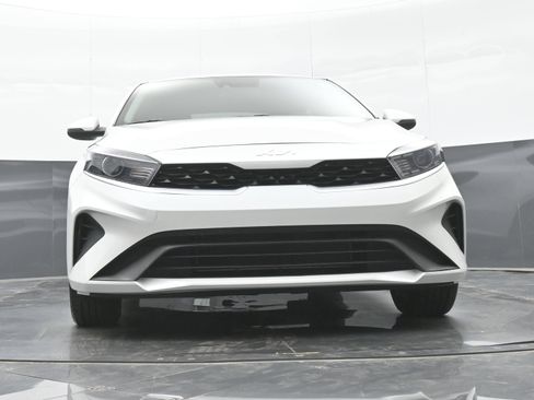 Used 2023 Kia Forte LXS w/ LXS Technology Package FWD image 42