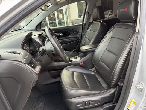 Used 2022 GMC Terrain AT4 image 19