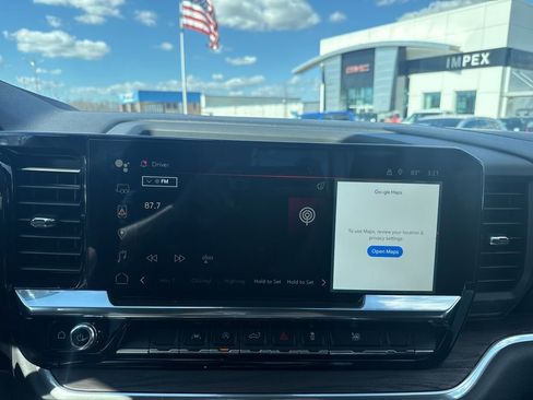 Used 2025 GMC Sierra 1500 SLT w/ SLT Convenience Package AWD/4WD image 19