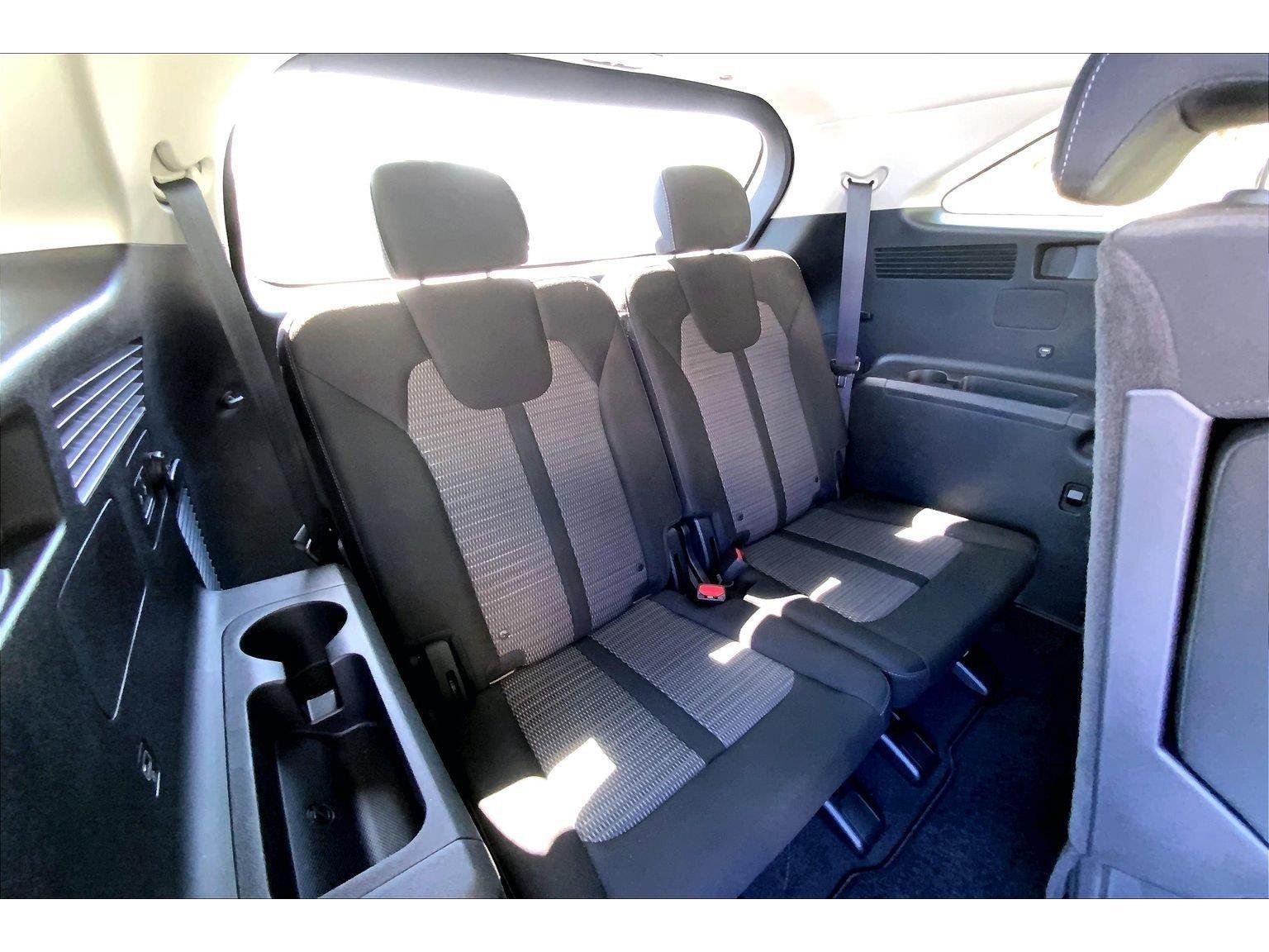 Used 2023 Kia Sorento LX FWD image 24