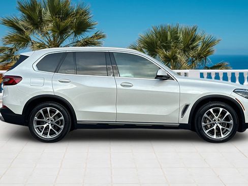 Used 2022 BMW X5 sDrive40i w/ Parking Assistance Package image 3