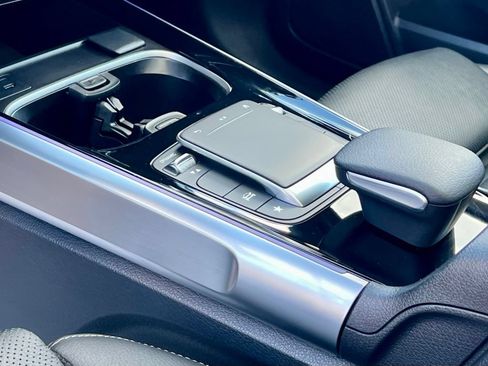 Certified 2022 Mercedes-Benz GLB 250 4MATIC image 25