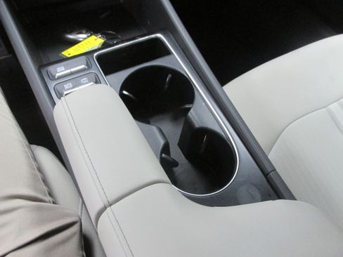 Used 2025 Hyundai Sonata SEL FWD image 34