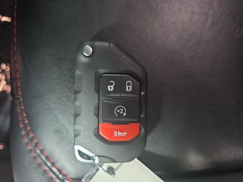 Used 2024 Jeep Wrangler Unlimited Rubicon w/ Convenience Group AWD/4WD image 33
